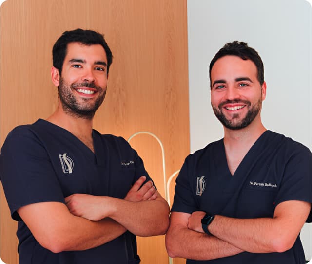 Doctores Víctor Cabrera y Ferran Ballescà, de Clínica Dermaesthetics Mataró