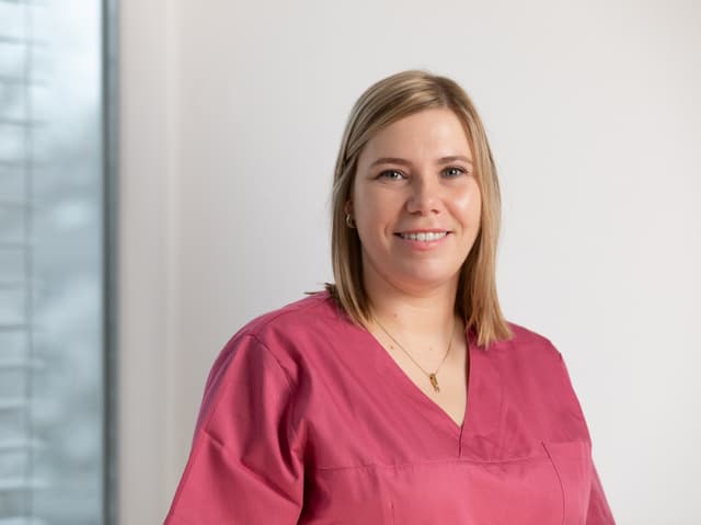 Porträtfoto von Dr. med. J. Born, Fachärztin für Dermatologie