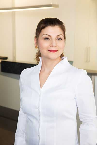 dr nahid ghassem zadeh