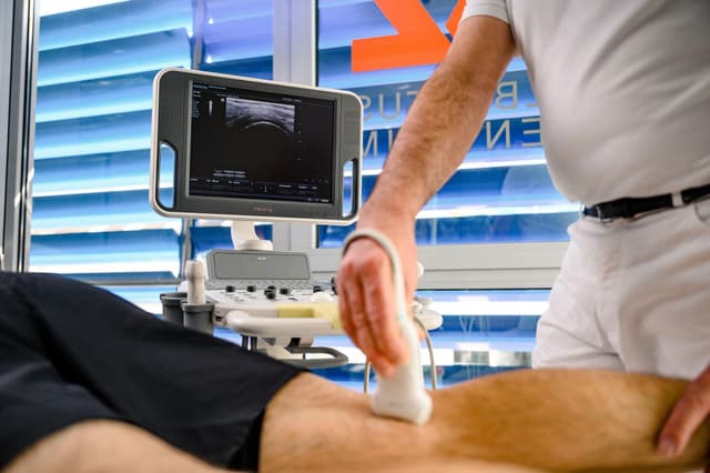 Ultraschalluntersuchung eines Knies