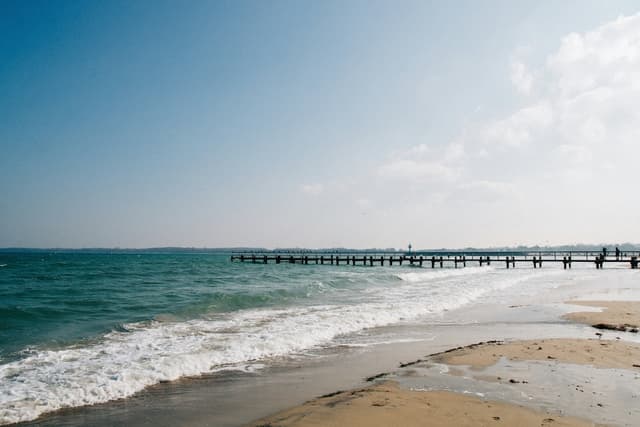Strand und Seebrücke Travemünde