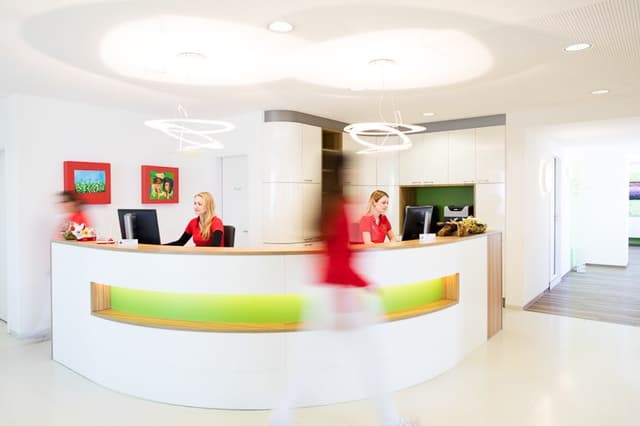 Ulm,Neu-Ilm,Hautarzt,Hautärzte,Dermatologie,Allergologie,Ambulante operative Eingriffe,Phototherapie,Kryotherapie,Lymphknotensonographie,Hautkrebsvorsorgeuntersuchung,Fotodokumentation,Fruchtsäurepeeling,Verödung von Besenreisern, Behandlung des übermäßigen Schwitzens mit Botulinumtoxin A (Botox),Ambulante operative Eingriffe,Dauerhafte Haarentfernung bei krankhaftem Haarwuchs,Lasertherapie bei störenden Hautveränderungen,Lasertherapie bei oberflächlich sichtbaren Gefäßveränderungen,Lichttherapie,Phlebologie,Photodynamische Therapie (PDT),Nagelpilzbehandlung mit Laser,Molekulare Diagnostik