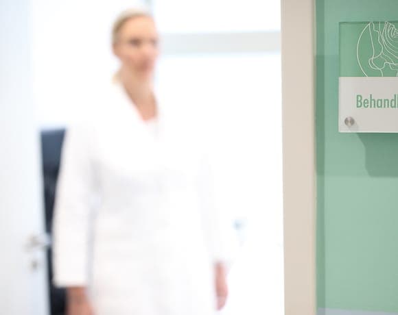 Behandlung und Praxisräume