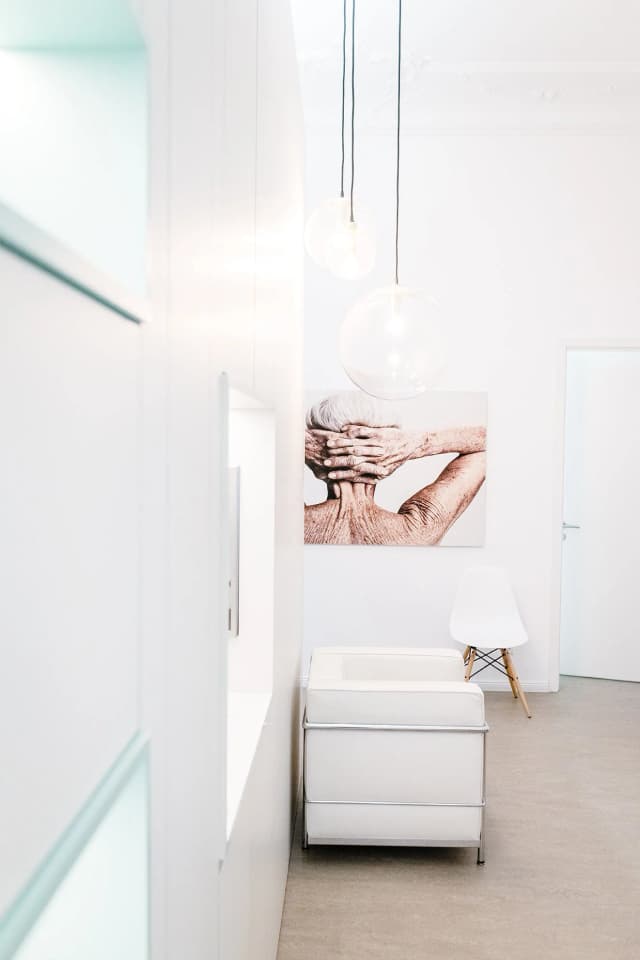 Dermatologie am Savignyplatz - Dr. med. Ev-Charlott Walter - Hautarztpraxis Wartebereich