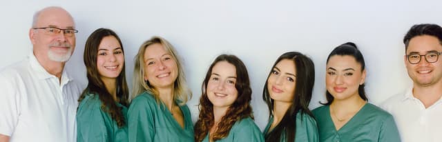 group smile bearbeitet_edited.jpg