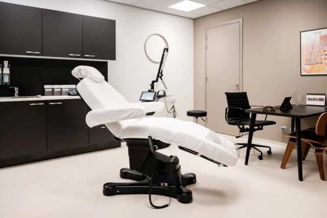 De behandelkamers bij Esser Clinics in Gouda is volledig en professioneel uitgerust